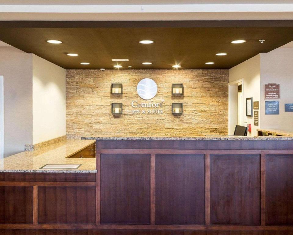 Comfort Inn & Suites Watford City Esterno foto