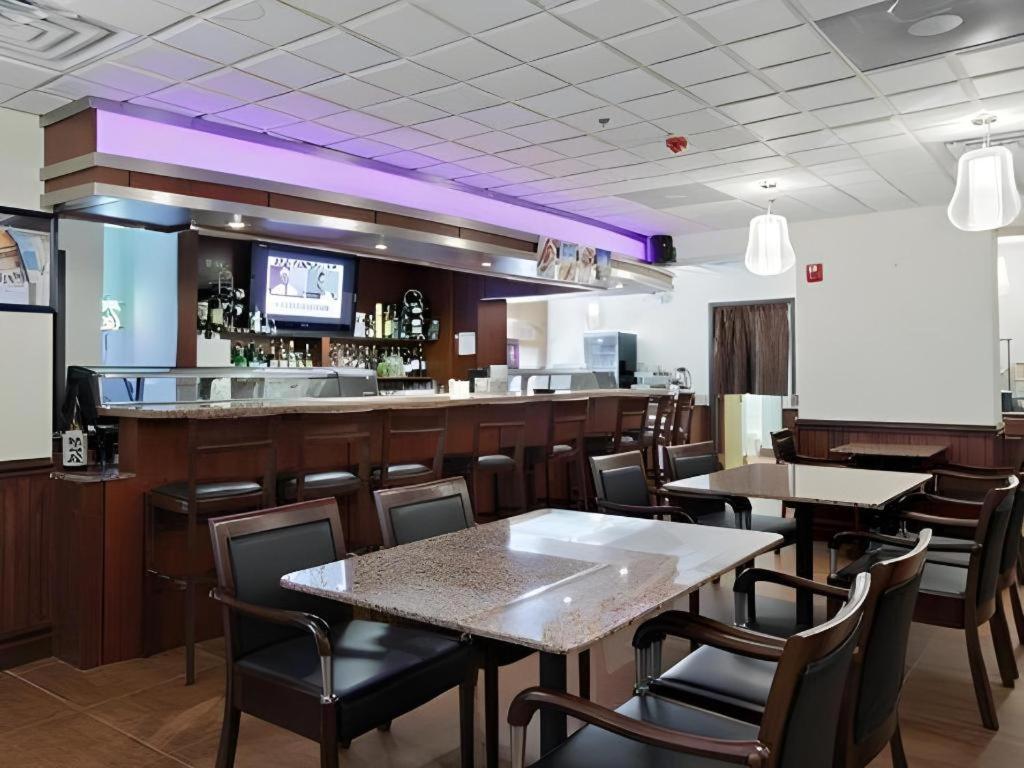 Comfort Inn & Suites Watford City Esterno foto